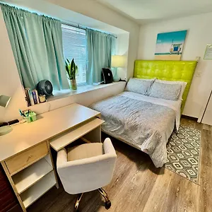 Apartment Micro 10 Minutes Walk To Of Washington, Seattle